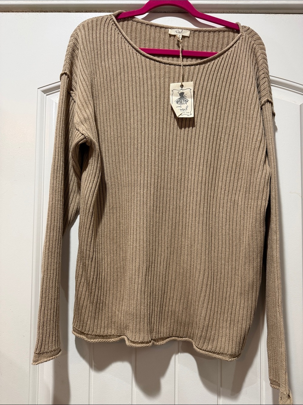 easel Ribbed Scoop-Neck Long Sleeve Sweater in Taupe